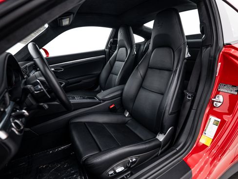 Certified 2019 Porsche 911 Carrera 4S image 5