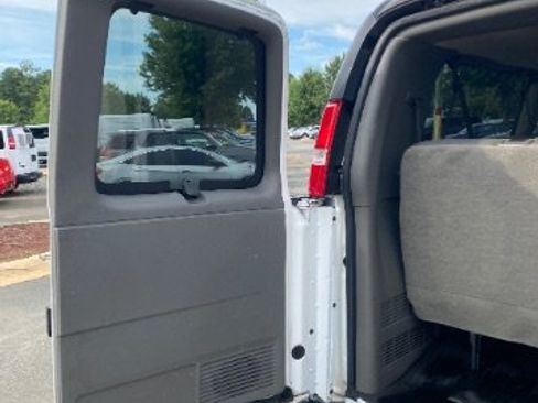 Used 2023 Chevrolet Express 3500 LS RWD image 9