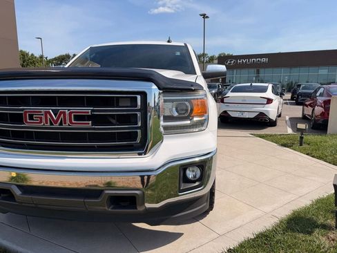 Used 2015 GMC Sierra 1500 SLT w/ SLT Crew Cab Value Package AWD/4WD image 9
