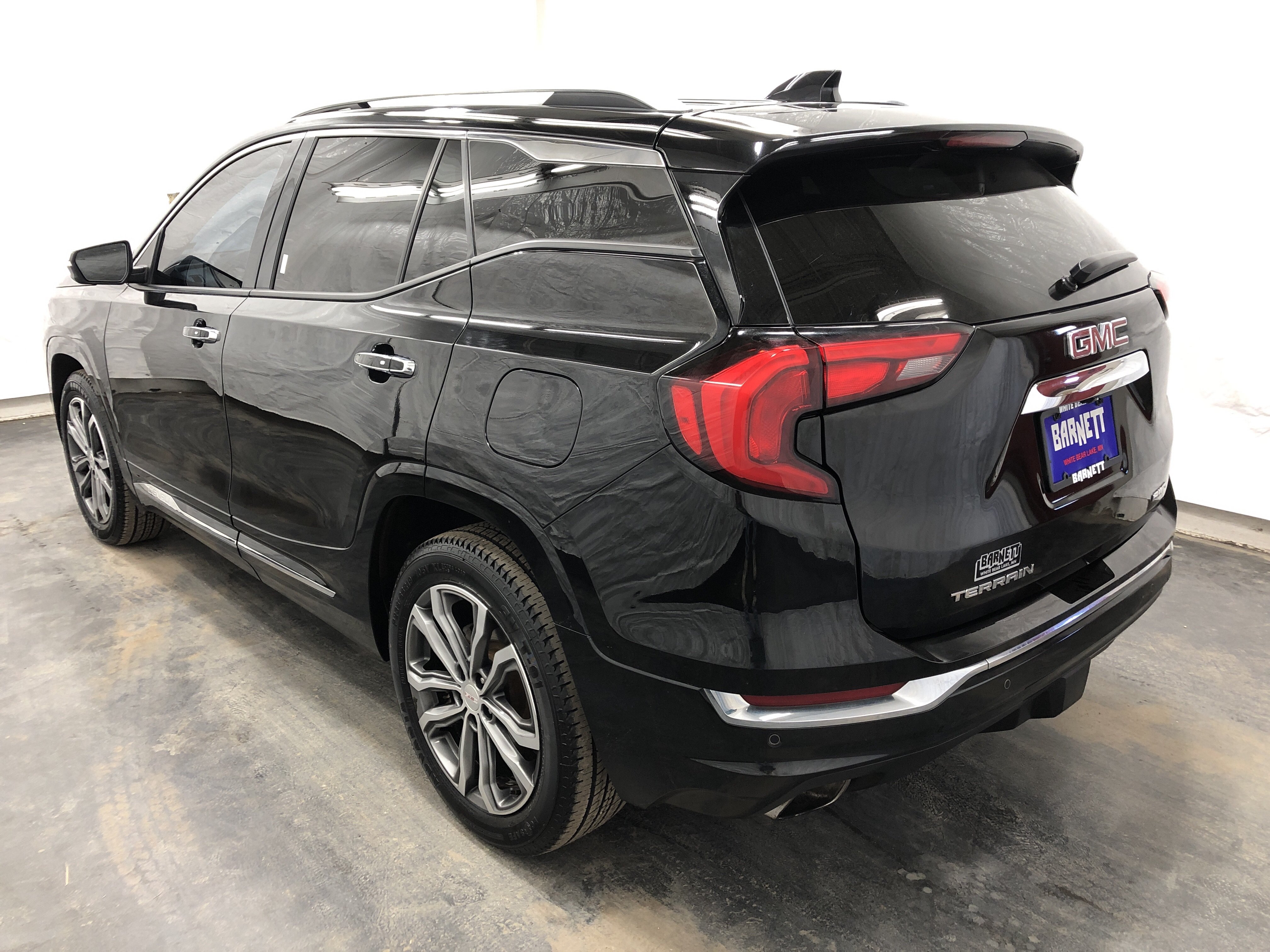 Used 2020 GMC Terrain Denali w/ GMC Pro Grade Package AWD/4WD image 4