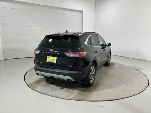 Used 2020 Ford Escape Titanium AWD/4WD image 35