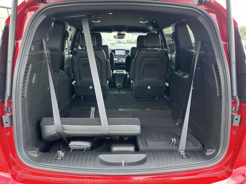New 2027 Chrysler Pacifica Select FWD image 4