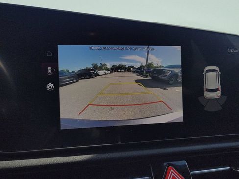 Used 2023 Kia Niro EX FWD image 17