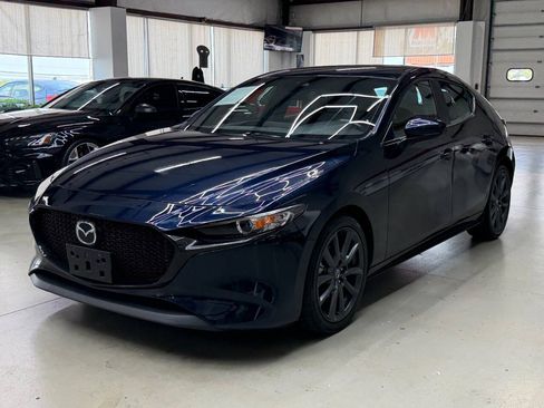 Used 2020 MAZDA MAZDA3 Hatchback w/ Preferred Package FWD image 5