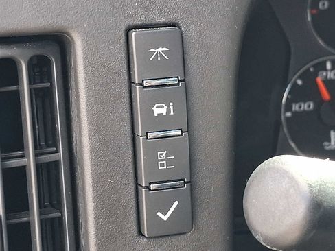 Used 2012 Chevrolet Express 2500 RWD image 22