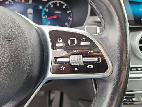 Used 2021 Mercedes-Benz GLC 300 4MATIC image 12