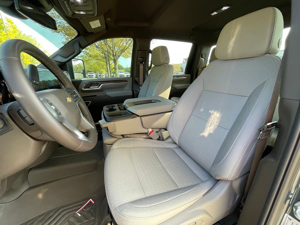 Used 2026 Chevrolet Silverado 2500 LT w/ All Star Edition AWD/4WD image 24