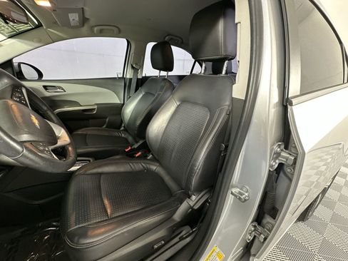 Used 2019 Chevrolet Sonic Premier FWD image 11