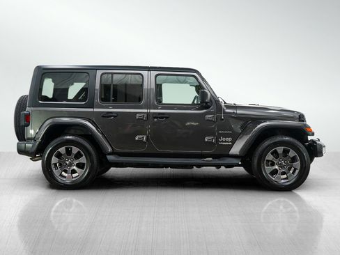 Used 2018 Jeep Wrangler Unlimited Sahara w/ Cold Weather Group AWD/4WD image 6