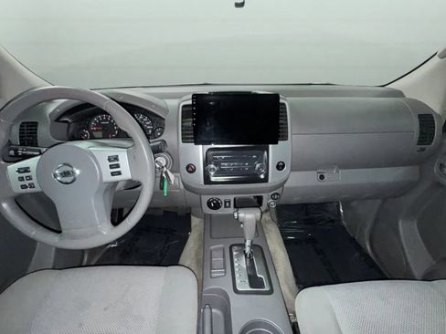 Used 2018 Nissan Frontier SV AWD/4WD image 9