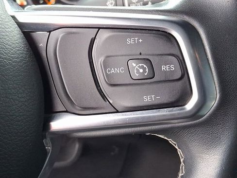 Used 2018 Jeep Wrangler Unlimited Sahara image 21