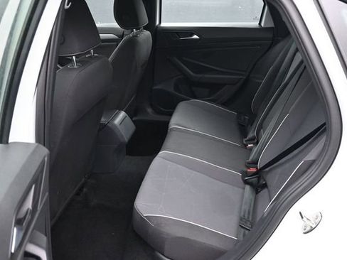 Used 2025 Volkswagen Jetta Sport FWD image 5