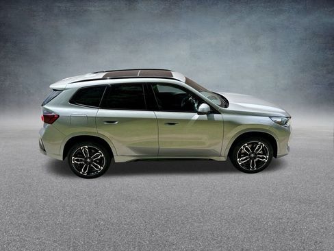 Used 2025 BMW X1 xDrive28i w/ M Sport Package AWD/4WD image 10