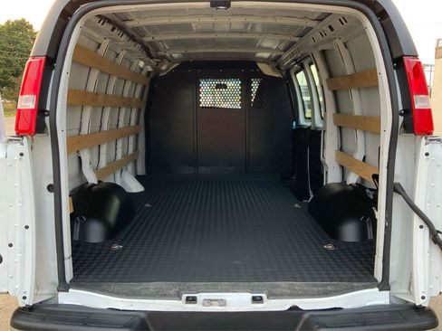 Used 2025 GMC Savana 2500 w/ Driver Convenience Package RWD image 12