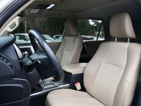 Certified 2023 Toyota 4Runner SR5 Premium image 9