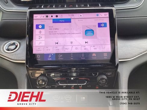 Used 2025 Jeep Grand Cherokee Limited w/ Black Appearance Package AWD/4WD image 23