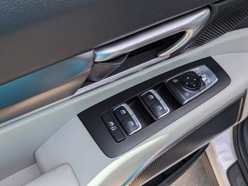 Used 2025 Kia Telluride S FWD image 7