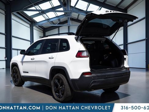 Used 2019 Jeep Cherokee Latitude Plus FWD image 21