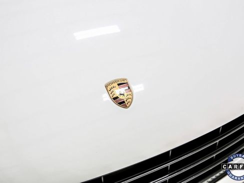 Used 2021 Porsche Macan S w/ Premium Package image 9