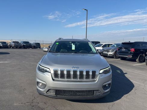 Used 2019 Jeep Cherokee Latitude Plus w/ Comfort/Convenience Group image 8
