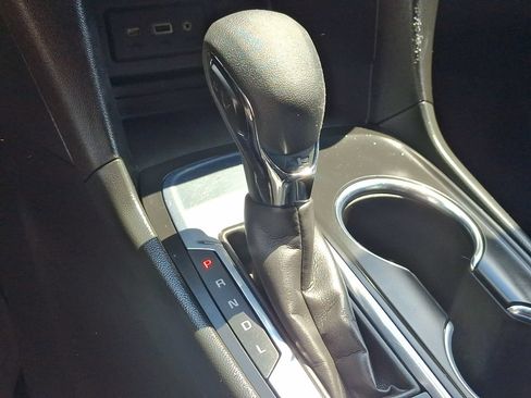 Certified 2024 Chevrolet Equinox LS w/ LS Convenience Package FWD image 12