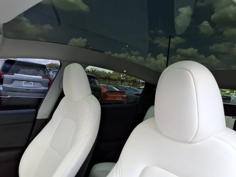 Used 2025 Tesla Model Y Performance AWD/4WD image 27