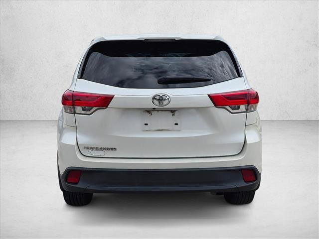 Used 2017 Toyota Highlander LE FWD image 6