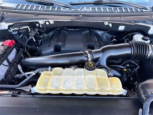 Certified 2018 Ford Expedition Max XLT w/ Equipment Group 202A image 22