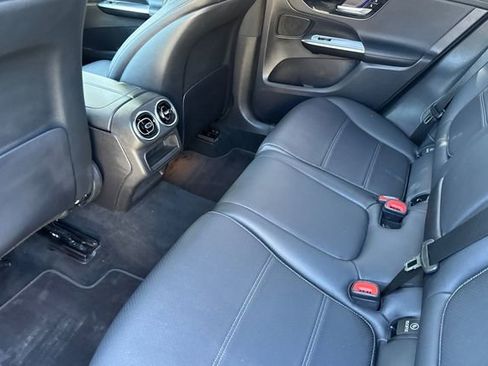 Used 2023 Mercedes-Benz GLC 300 image 13