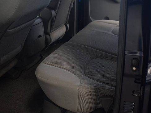 Used 2007 Nissan Frontier LE AWD/4WD image 41