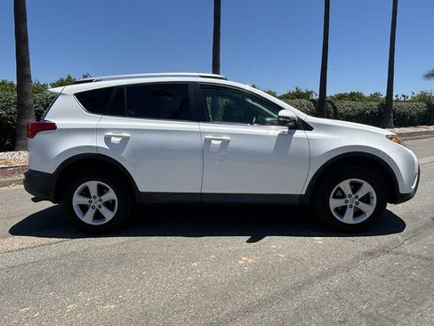 Used 2014 Toyota RAV4 XLE FWD image 8
