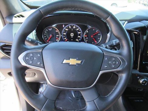 Used 2023 Chevrolet Traverse High Country FWD image 23