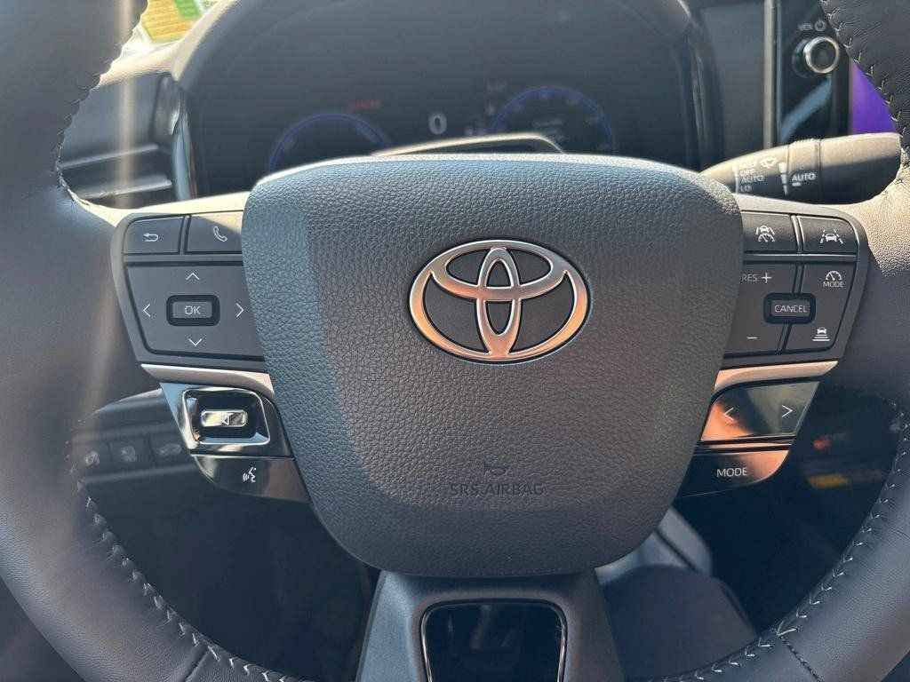 Used 2026 Toyota Camry XLE w/ Premium Plus Package FWD image 36