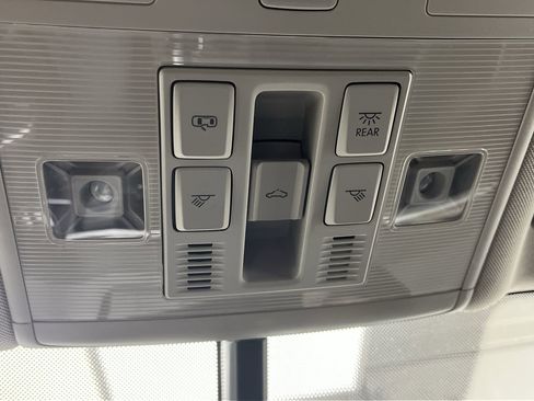 Used 2021 Volkswagen Atlas SE w/ Panoramic Sunroof Package image 28