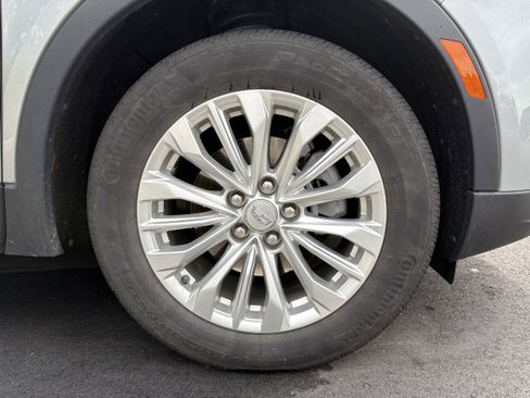 Used 2024 Cadillac XT4 Luxury w/ Cold Weather Package FWD image 11