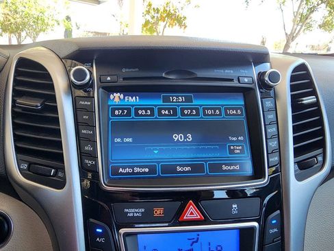 Used 2013 Hyundai Elantra GT w/ Tech Pkg FWD image 27