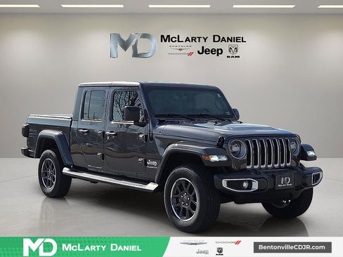 Used 2021 Jeep Gladiator Overland w/ Popular Equipment Package image 1