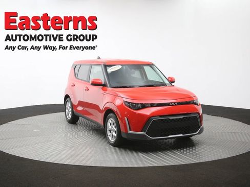 Used 2025 Kia Soul LX w/ LX Technology Package FWD image 50