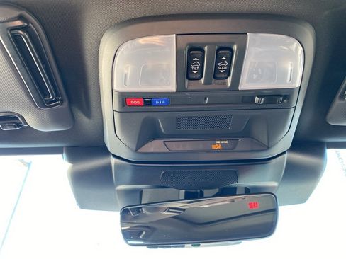 Certified 2025 Subaru Crosstrek 2.5i Sport w/ Crosstrek Mirror Package image 17