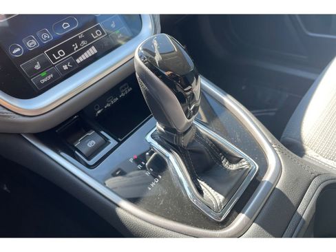 Certified 2025 Subaru Outback Premium image 31