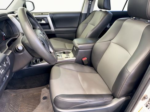 Used 2022 Toyota 4Runner SR5 Premium w/ Moonroof Package RWD image 5