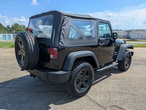 Used 2018 Jeep Wrangler Sport AWD/4WD image 3