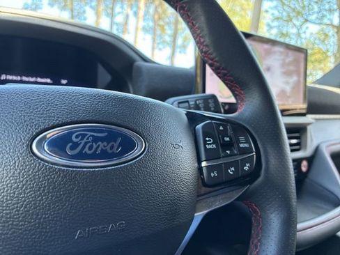 Used 2025 Ford Explorer ST-Line image 27