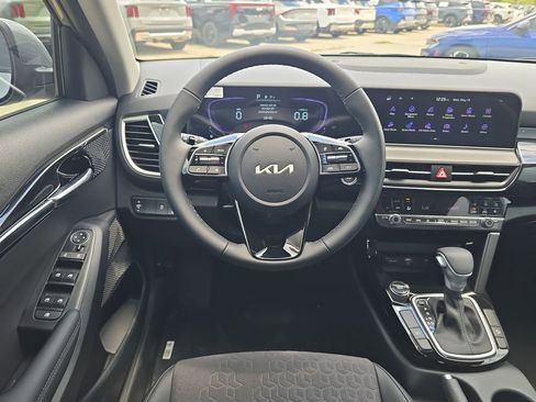 New 2026 Kia Seltos S FWD image 13
