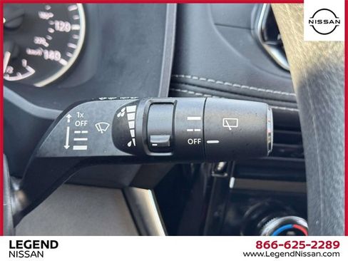 Used 2022 Nissan Rogue SV image 22