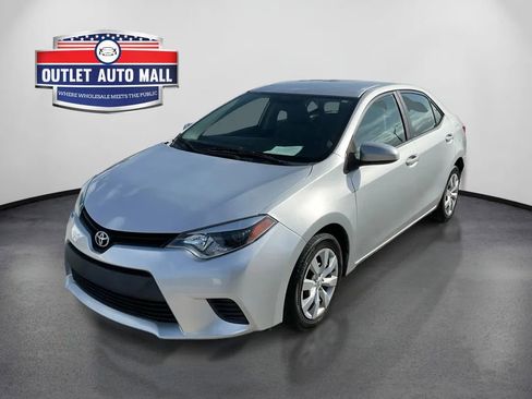 Used 2015 Toyota Corolla LE FWD image 7