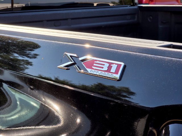Used 2022 GMC Sierra 1500 SLT AWD/4WD image 7