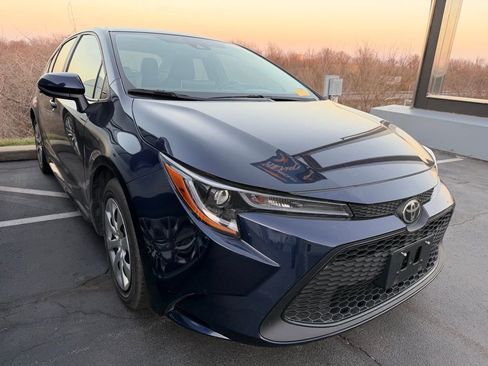 Used 2020 Toyota Corolla LE w/ Carpet Mat Package (TMS) image 4