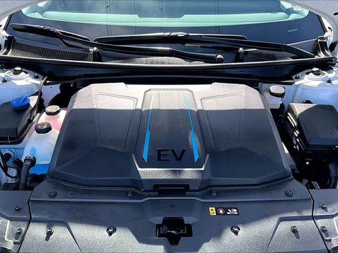 Used 2023 Hyundai Ioniq 5 SEL w/ Cargo Package AWD/4WD image 9