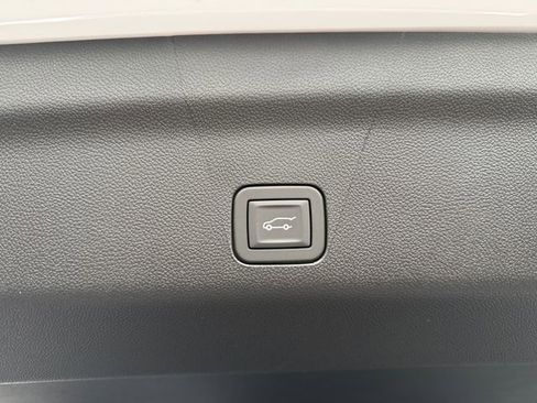 New 2026 Chevrolet Tahoe LT image 38